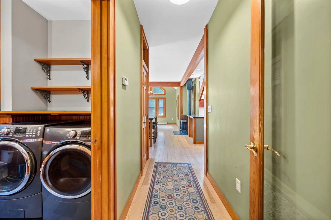 Photo of 111 Pine Tree