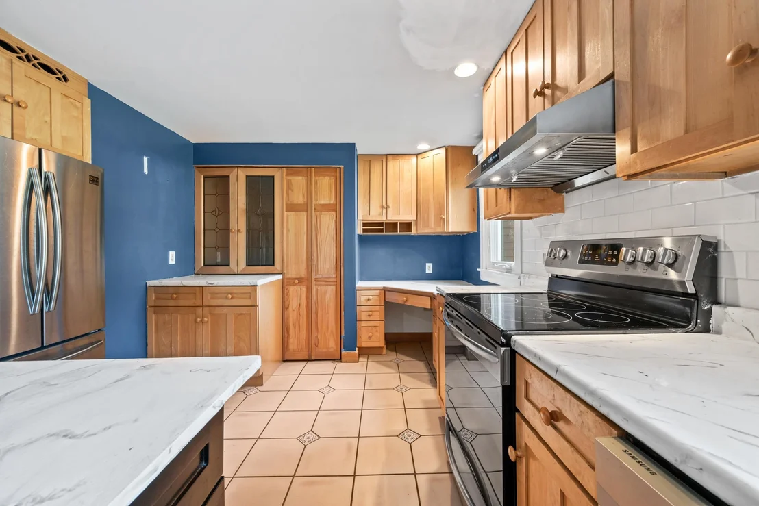 Photo of 2069 Riverside