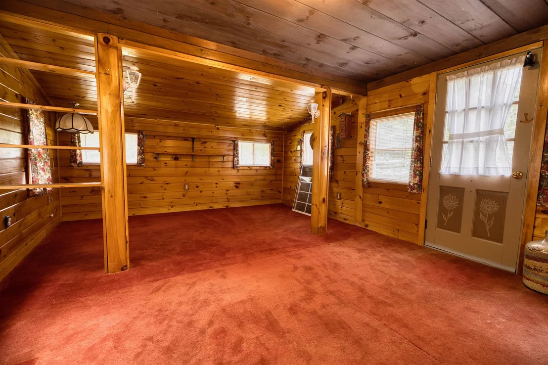 Photo of 463 Huckins