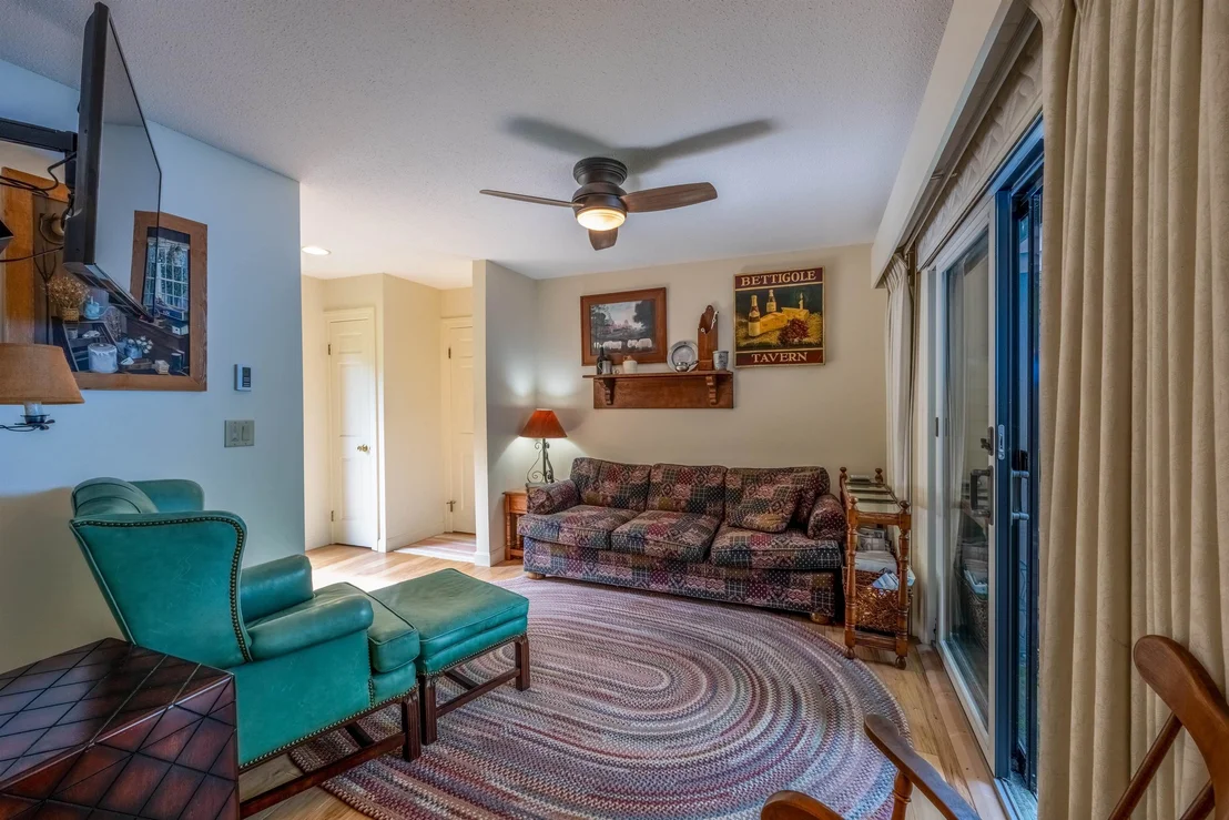 Photo of Unit 2A at 807 Murphys