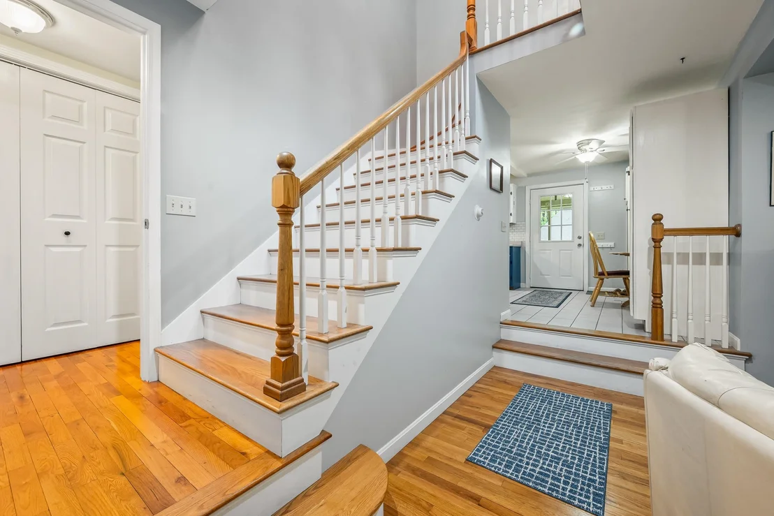 Photo of 100 Colonial