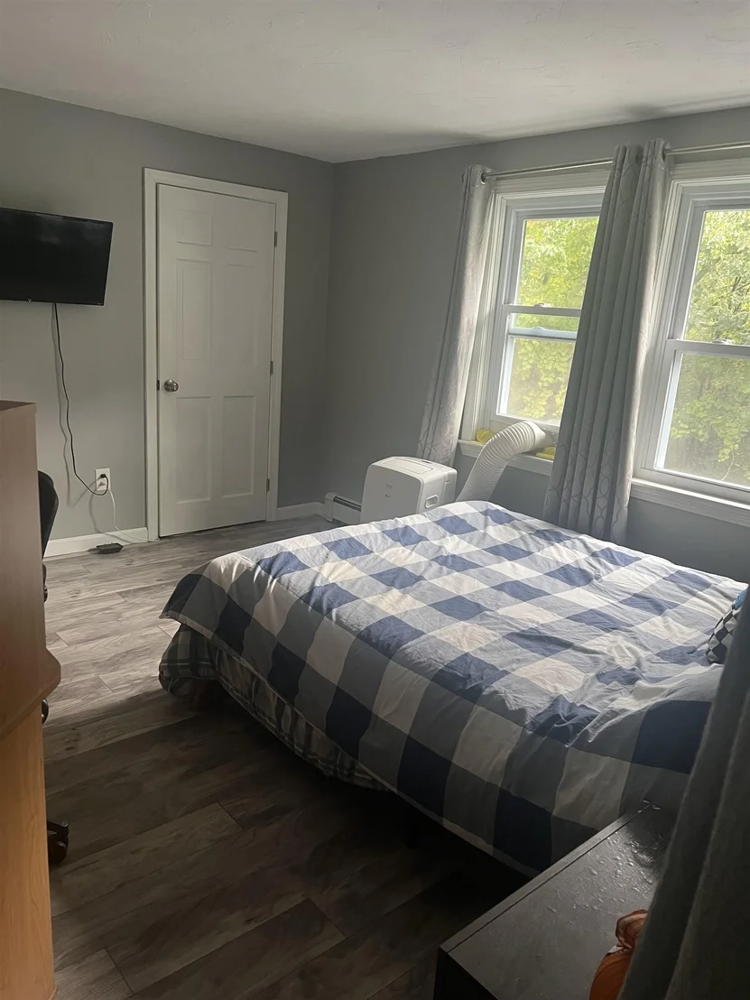 Photo of 25 Hickory