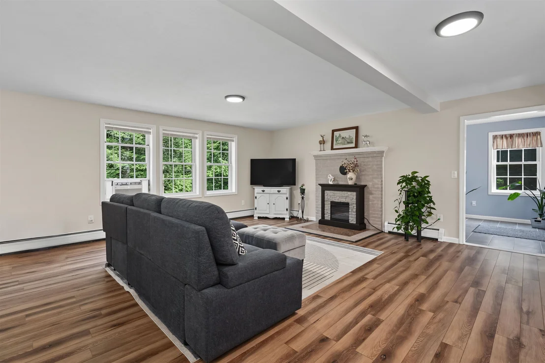 Photo of 590 Main