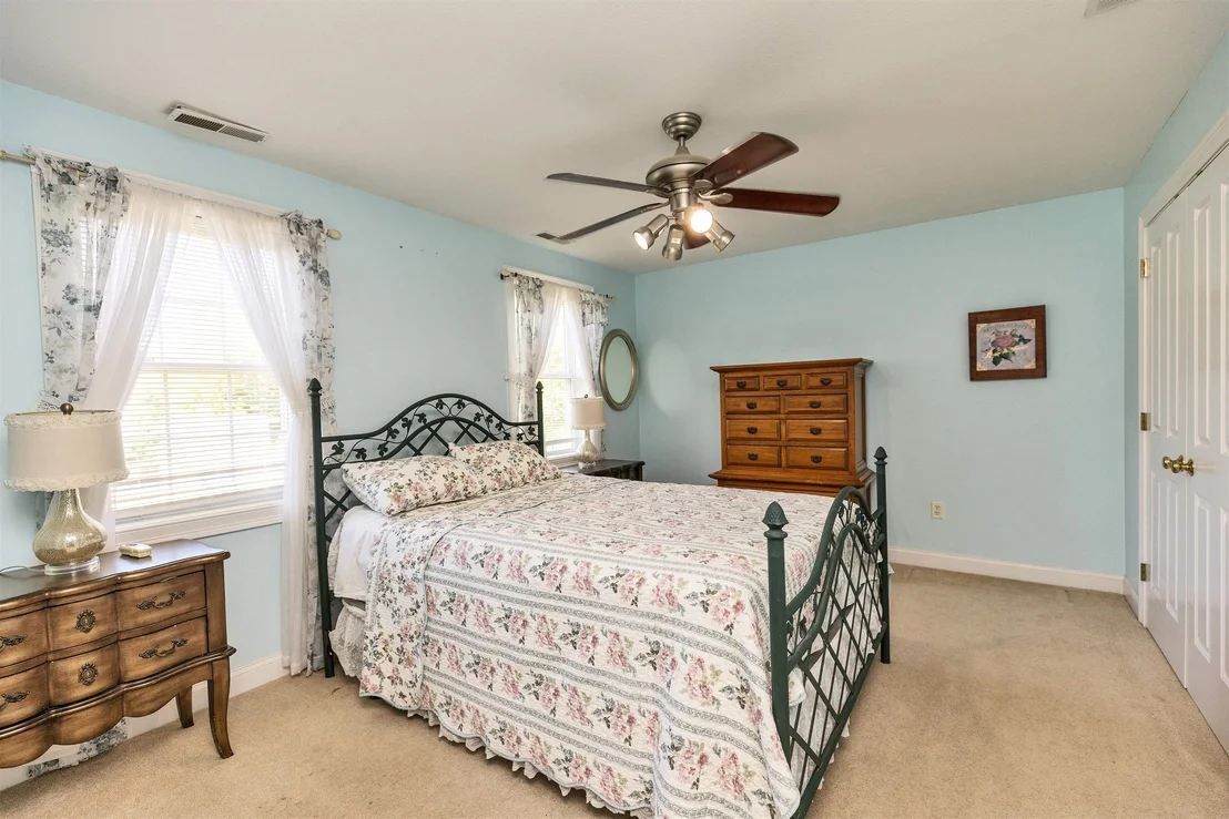 Photo of 230 Hoit