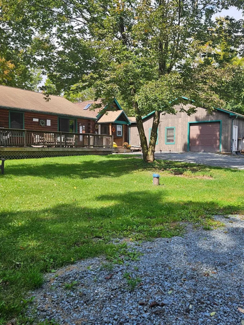 Photo of 731 Howard Hill