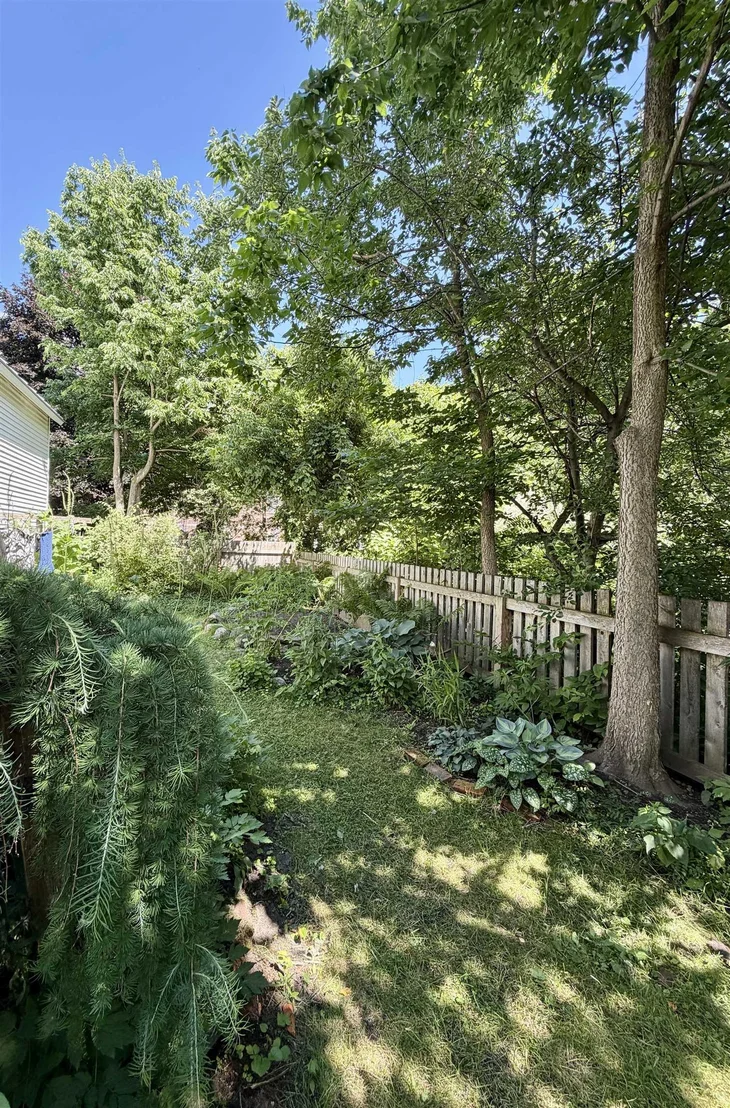 Photo of 28 Murray