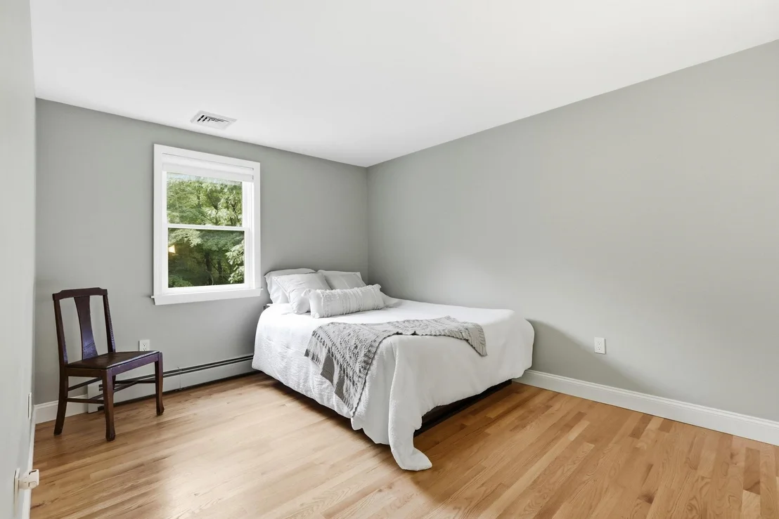 Photo of 8 Bear Hill