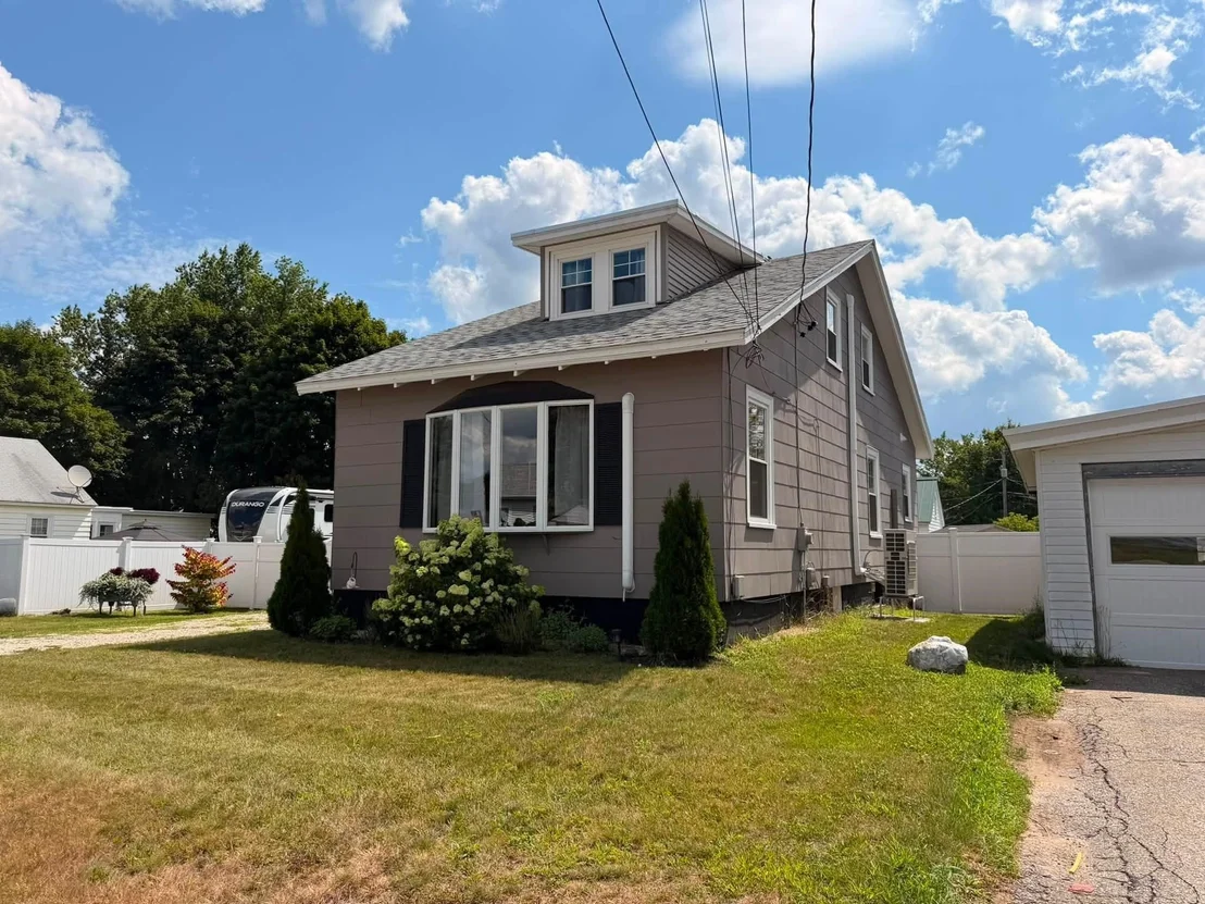 Photo of 98 Maple