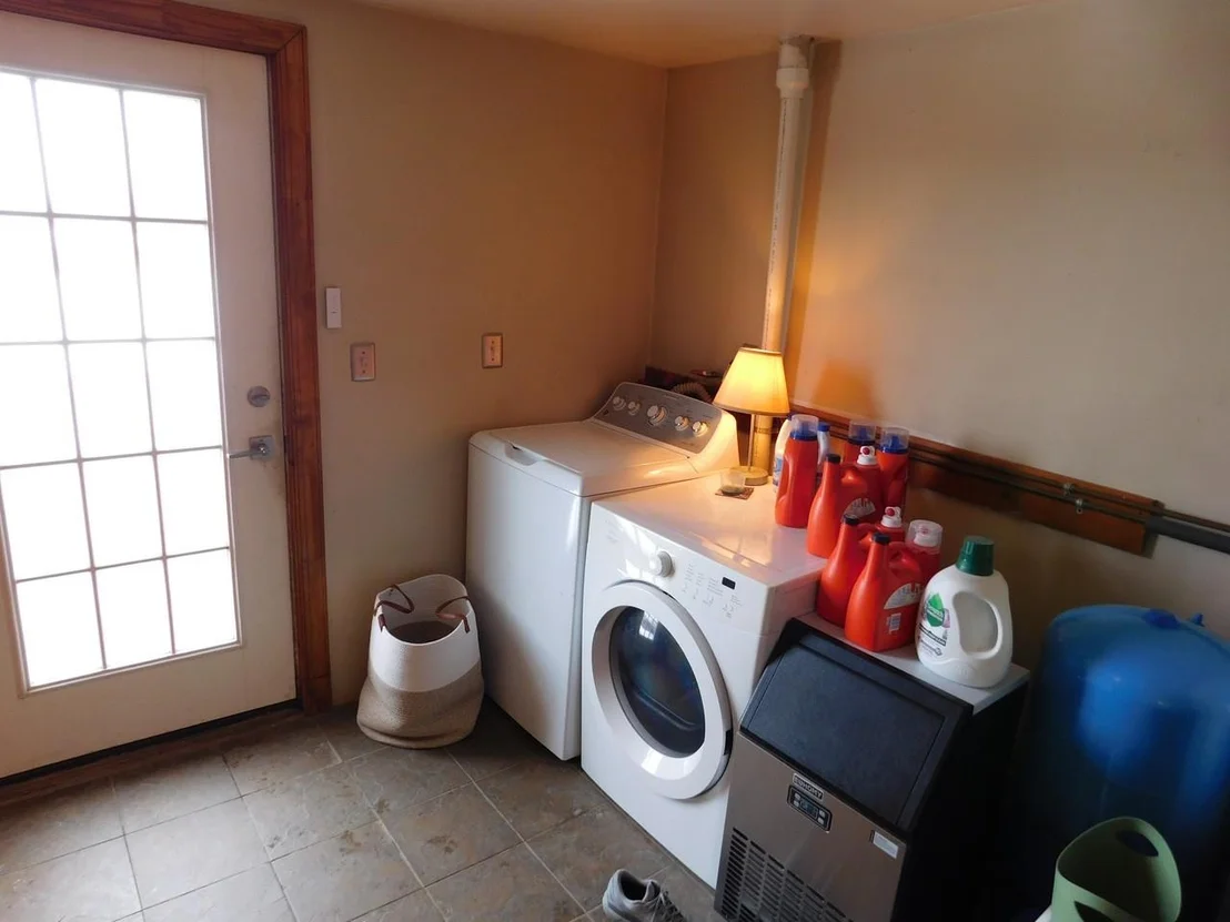 Photo of 2882 Perley