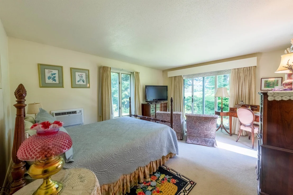 Photo of Unit 2A at 807 Murphys