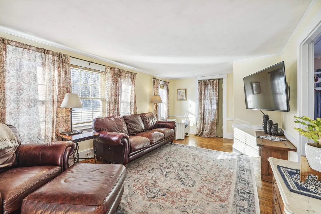 Photo of 16 Davis