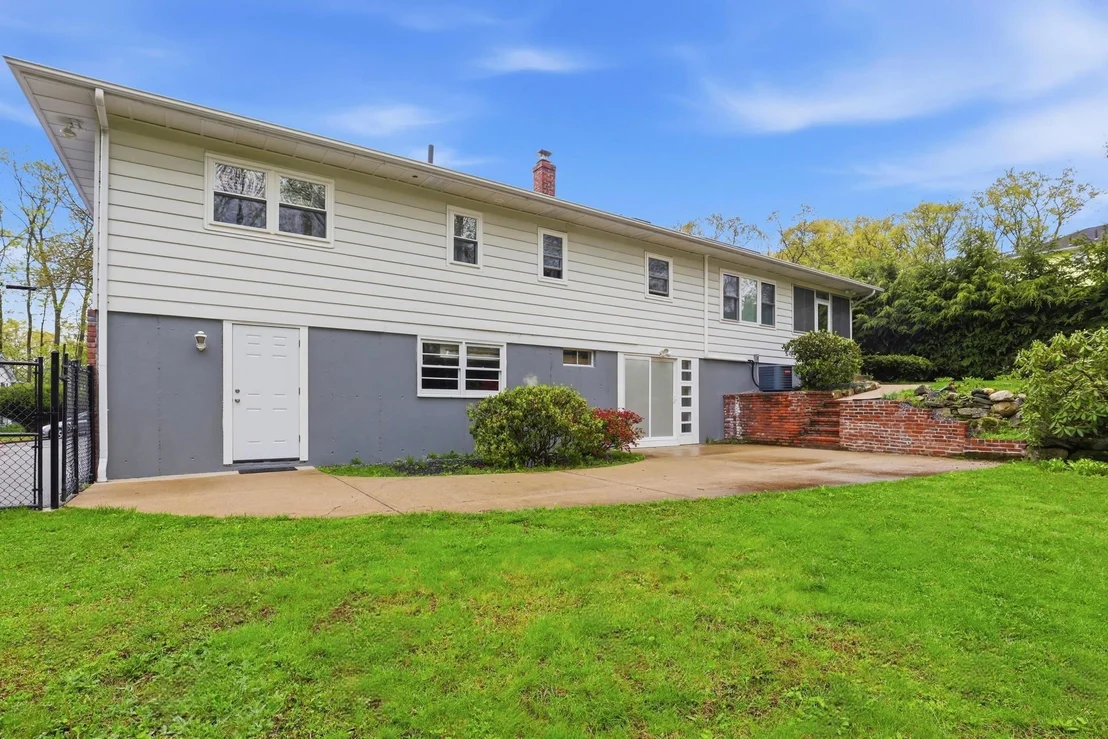 Photo of 34 Beverly