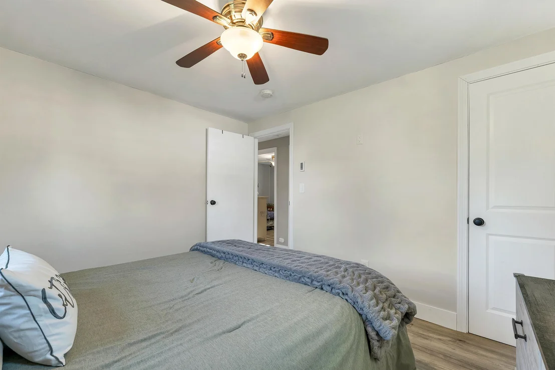 Photo of 6 Emerson