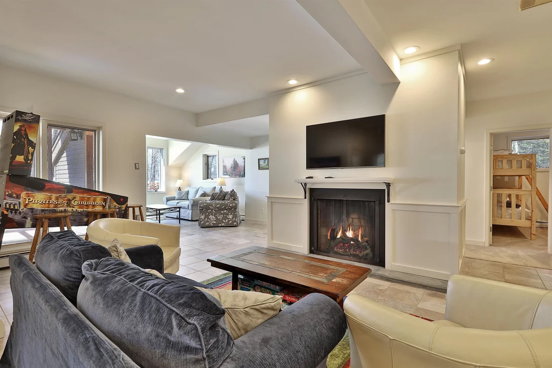 Photo of 426 Roaring Brook