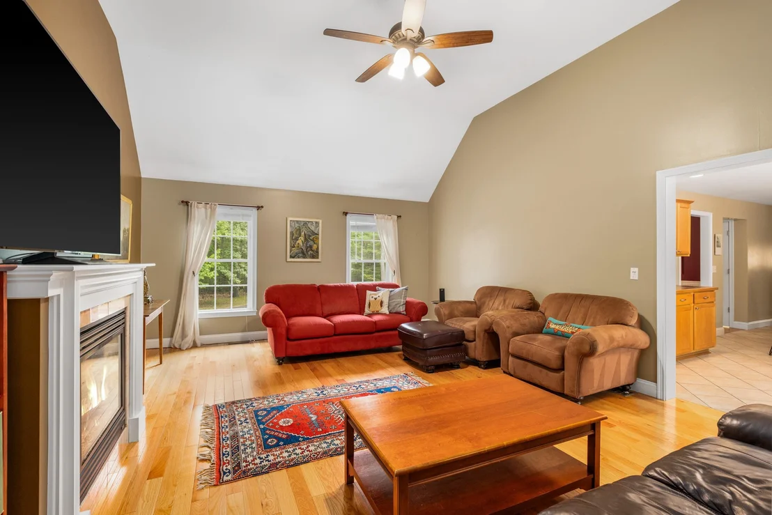 Photo of 33 PISCATAQUA
