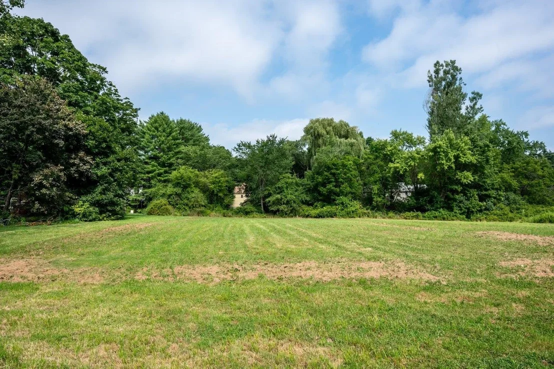 Photo of 18 Thompson