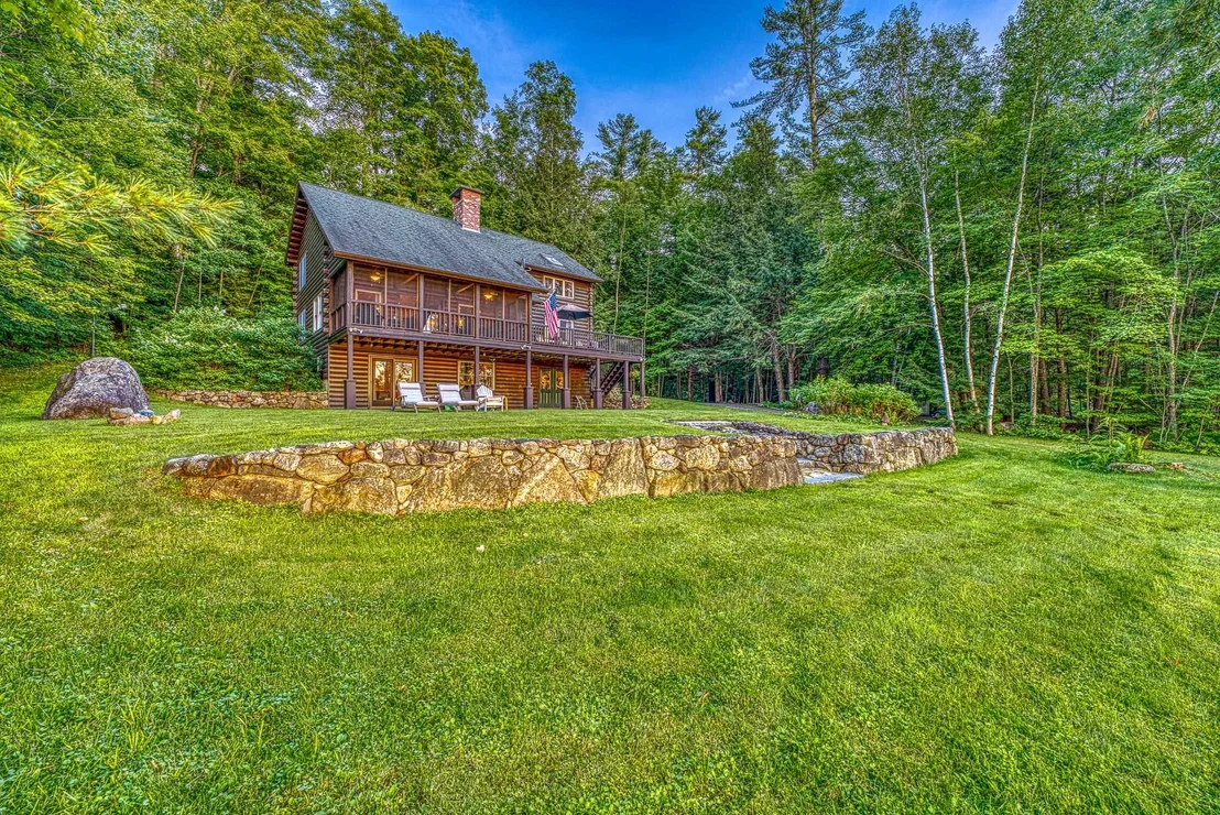Photo of 11 Squamasee