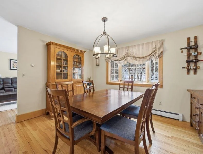 Photo of 692 Old Walpole