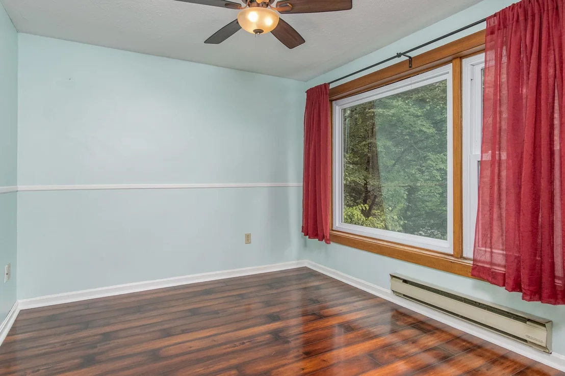 Photo of 20 Redfield