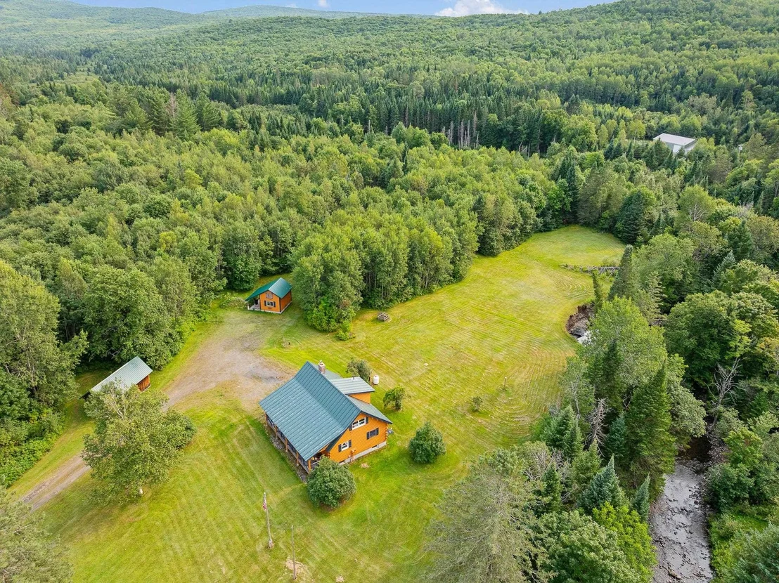 Photo of 44 Dubeau