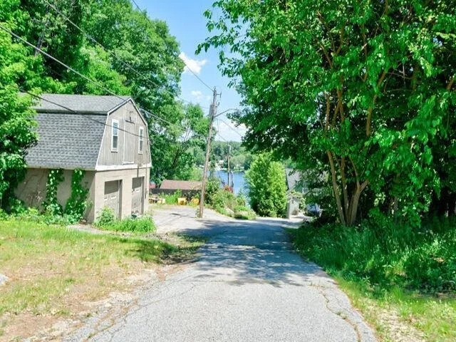 Photo of 827 Nashua