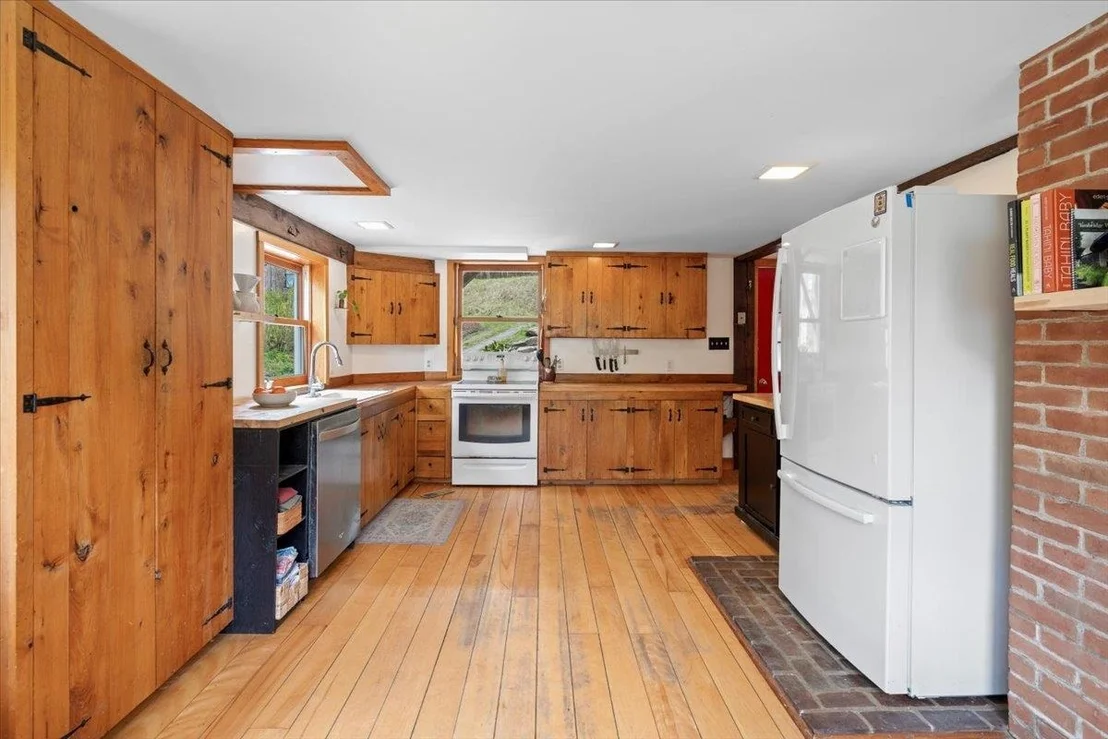 Photo of 278 Spring