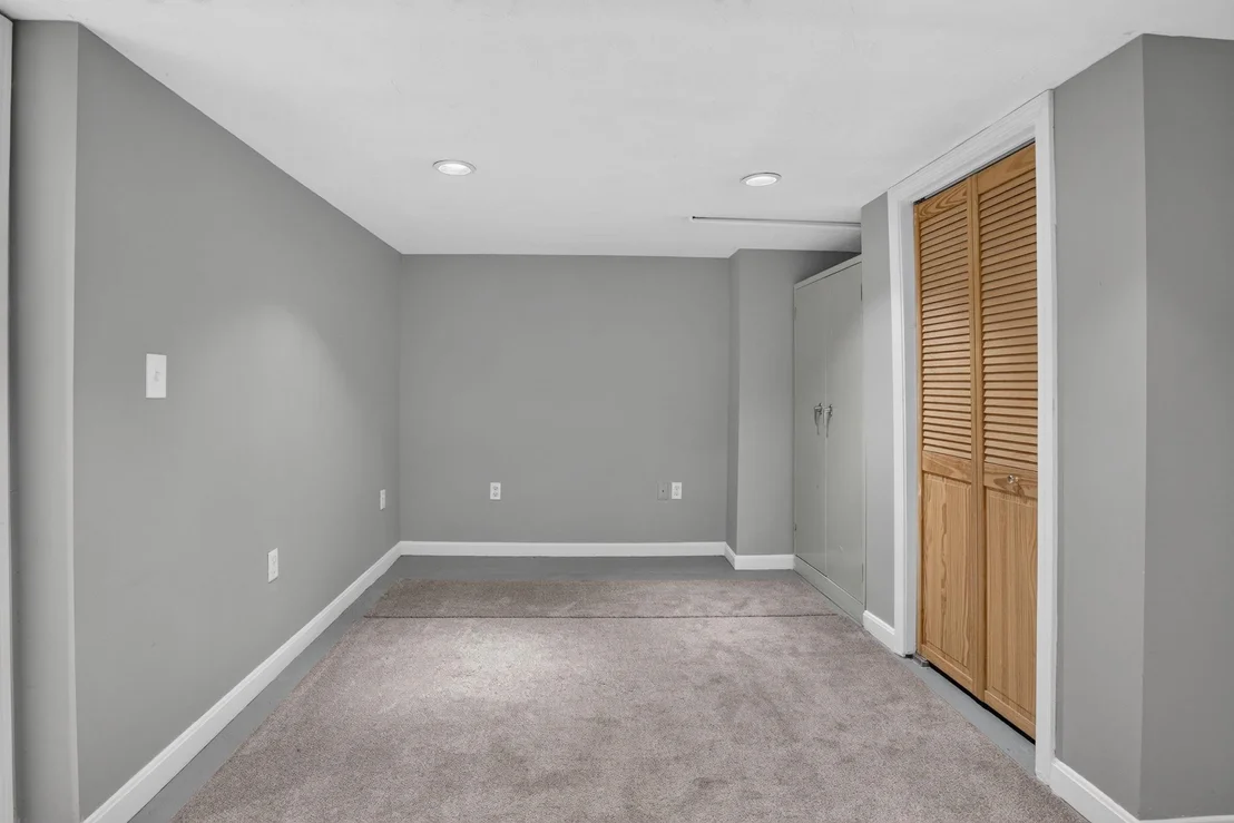 Photo of 2 Queensway
