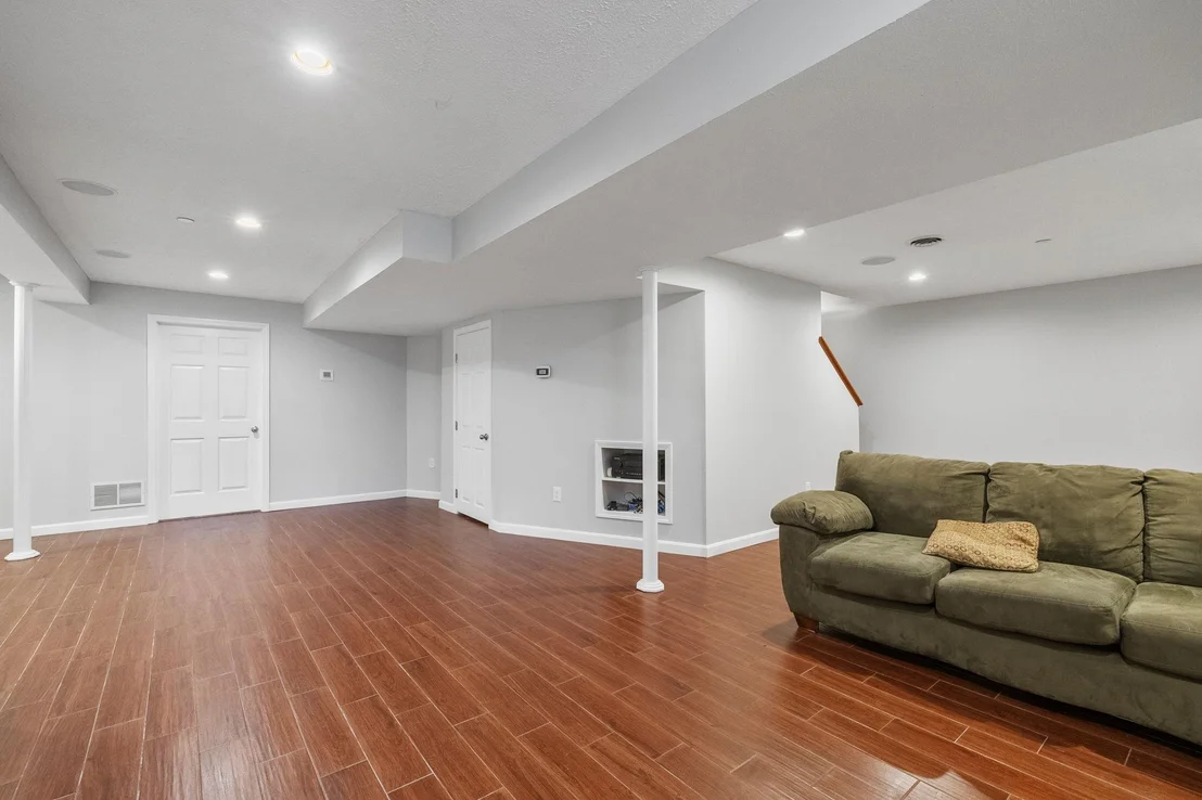Photo of 17 Mcqueston