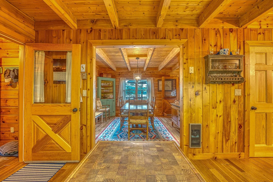 Photo of 11 Squamasee