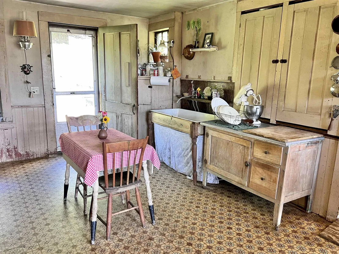 Photo of 575 Somers