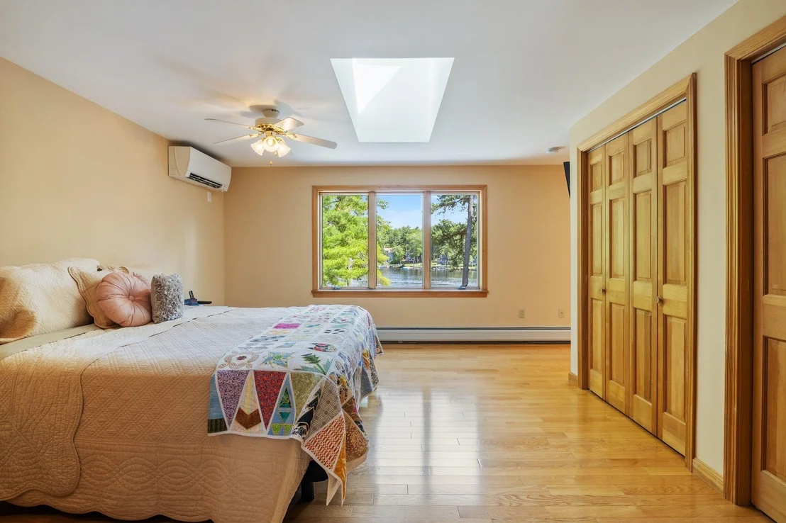 Photo of 22 Lakeside