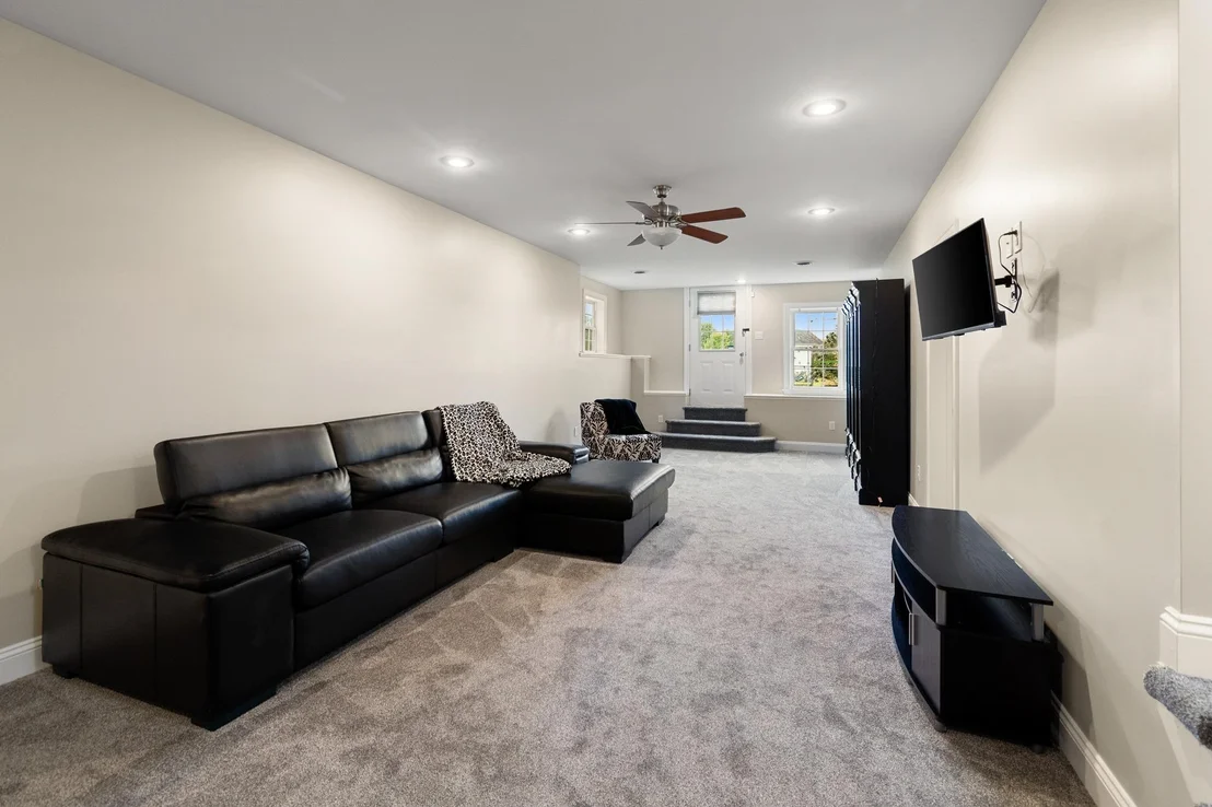 Photo of 8 Meadow View