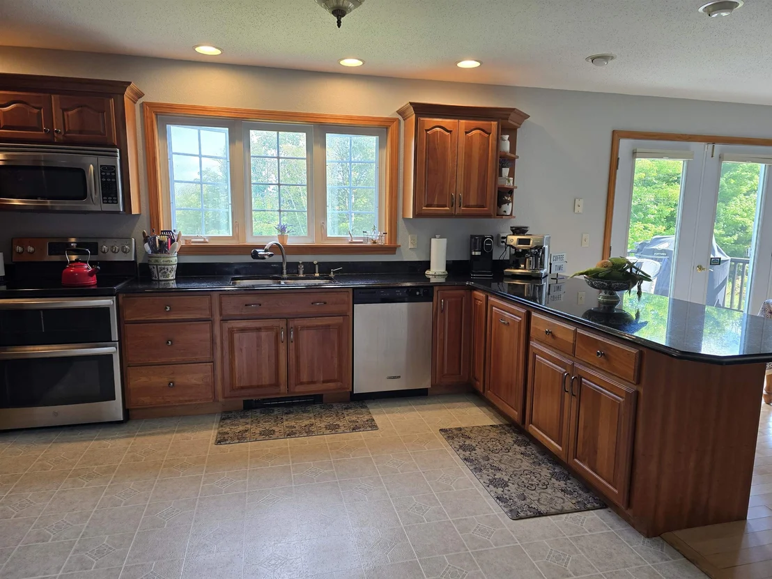 Photo of 892 Burton Hill