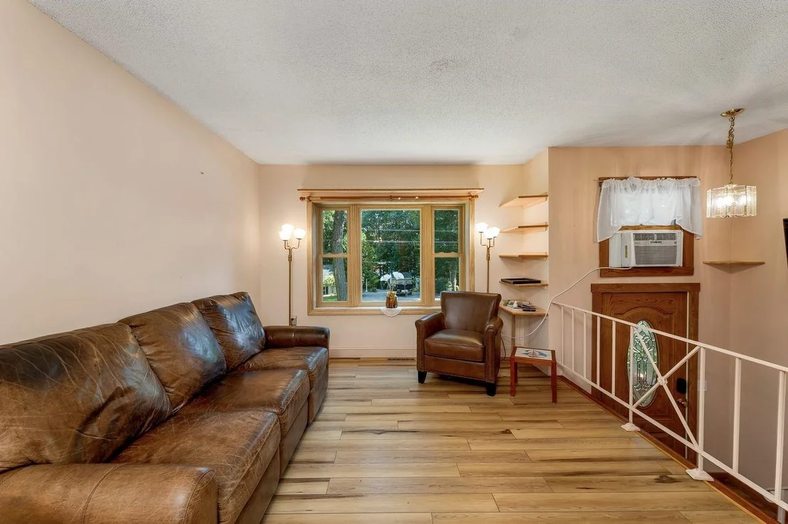 Photo of 33 Pine Notch
