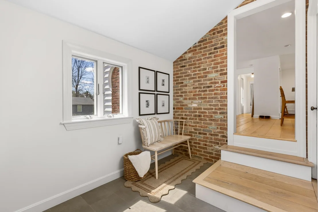 Photo of 8 Warner