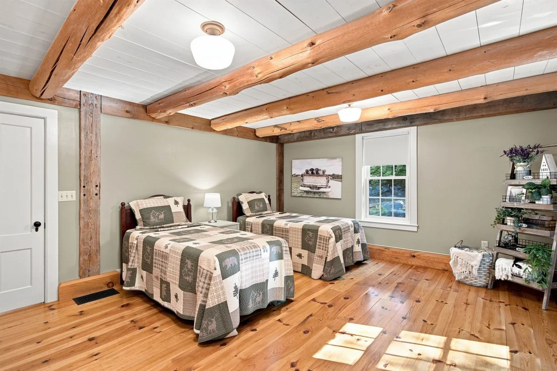 Photo of 369 Stoddard