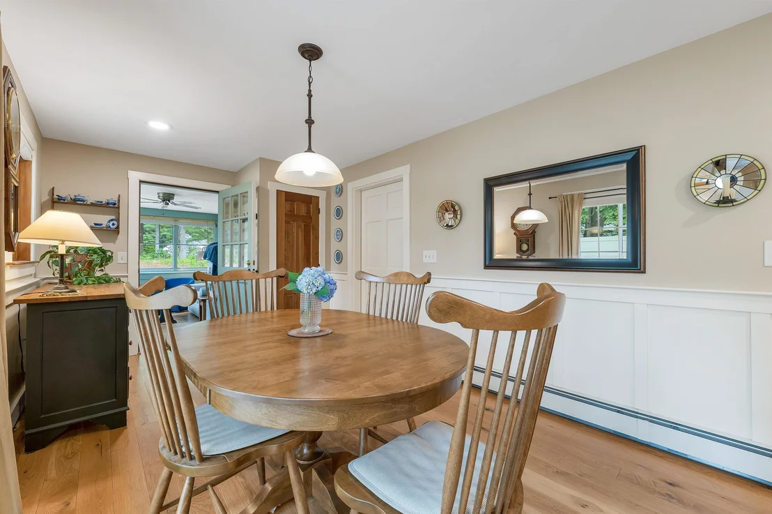 Photo of 3 Oak Knoll