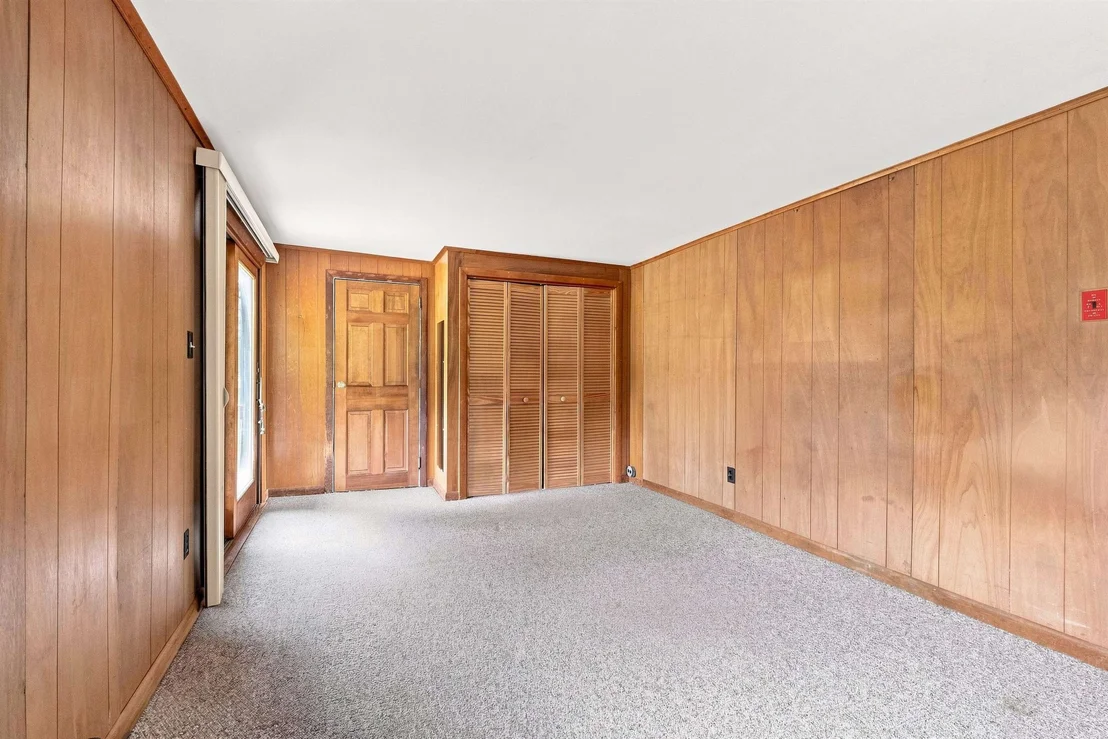 Photo of 580 Middle