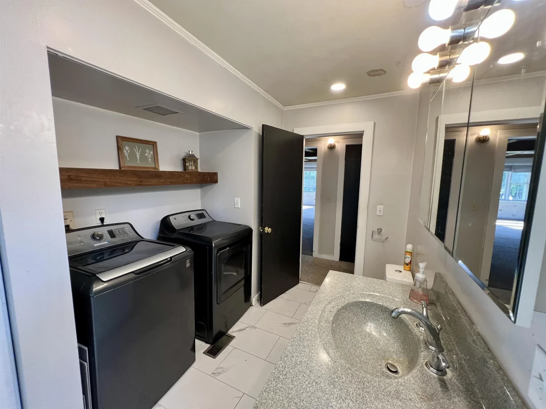 Photo of 159 Riverdale