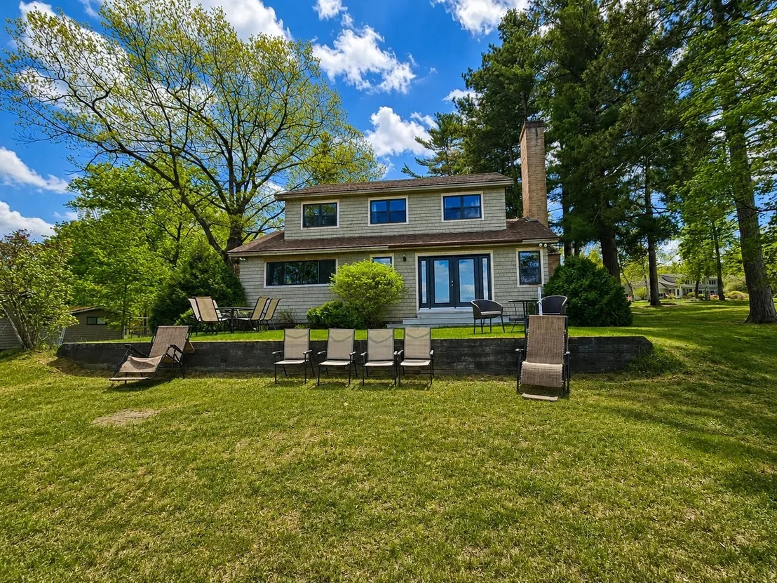 Photo of 1254 Bluff