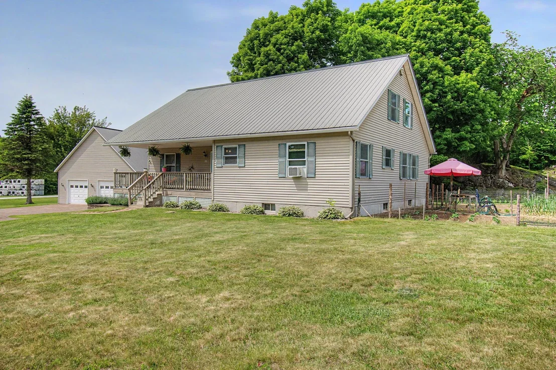 Photo of 2446 Carter Hill