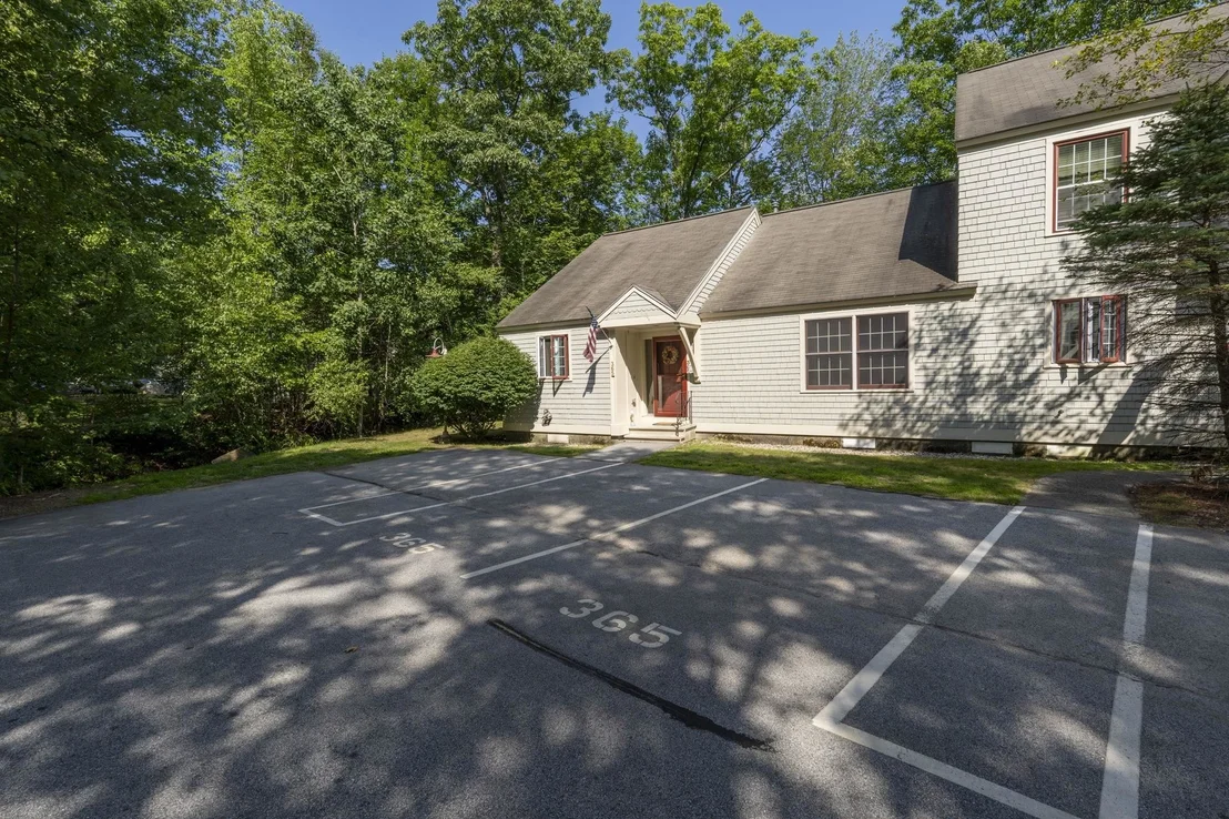 Photo of Unit 366 at 1465 Hooksett