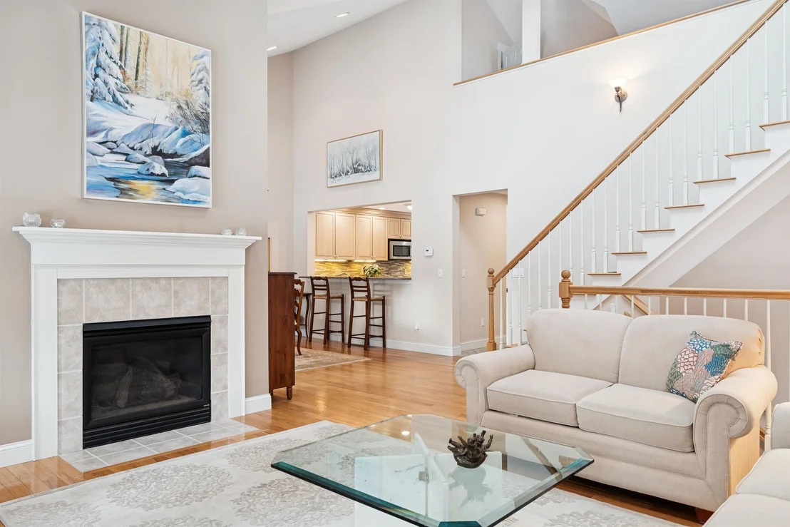 Photo of Unit 3B at 580 Murphys