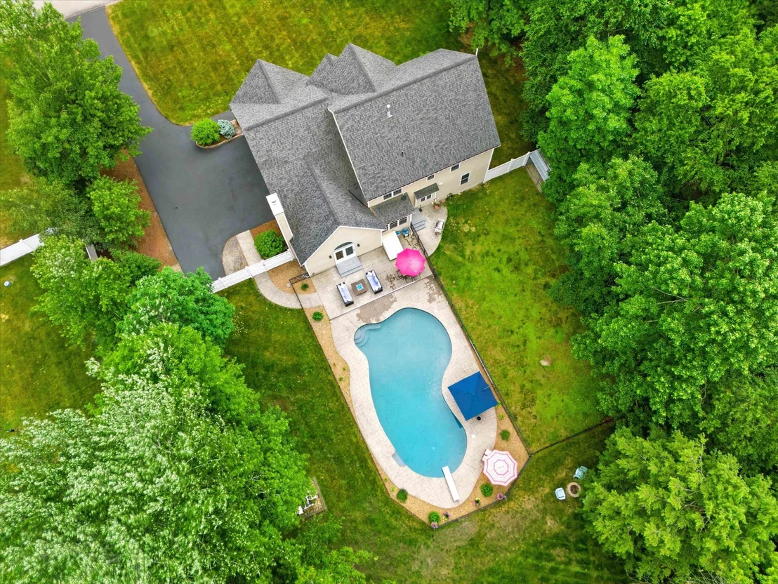 Photo of 3 Taconic