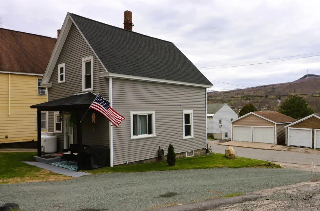 Photo of 348 Champlain