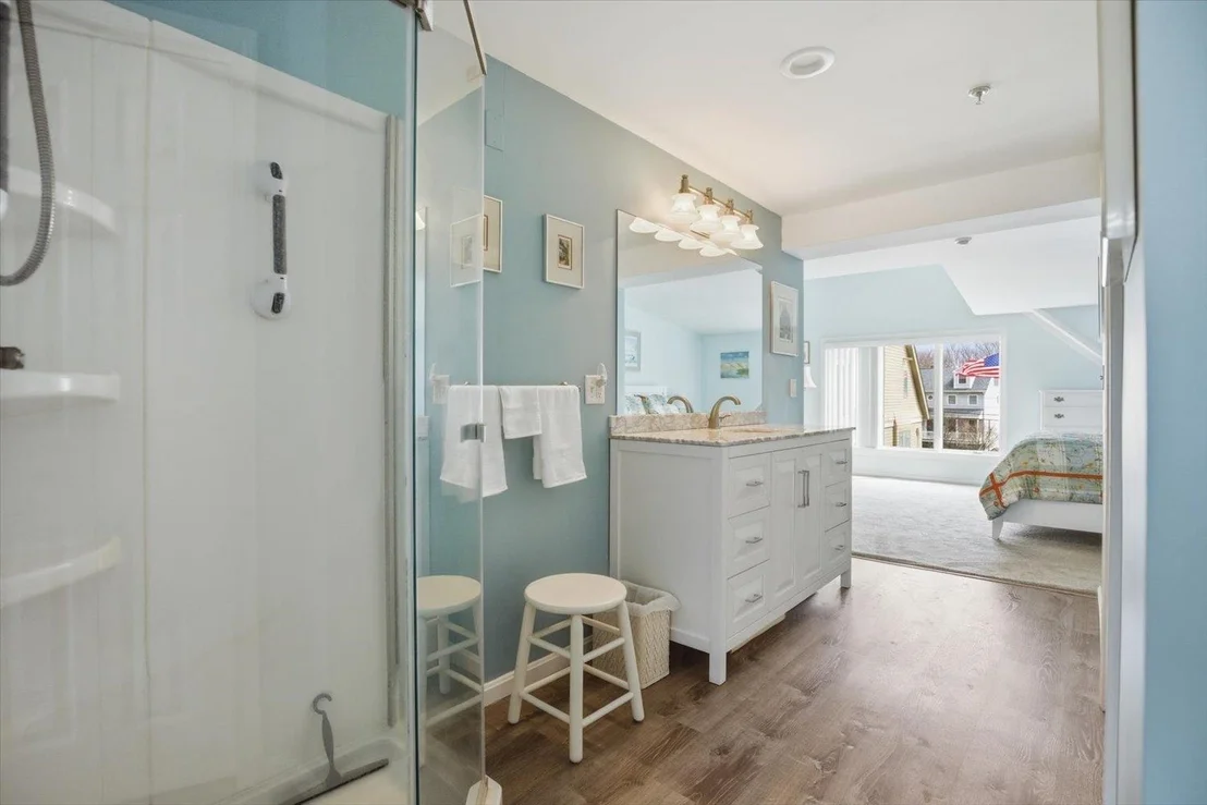 Photo of Unit 8 at 989 Ocean