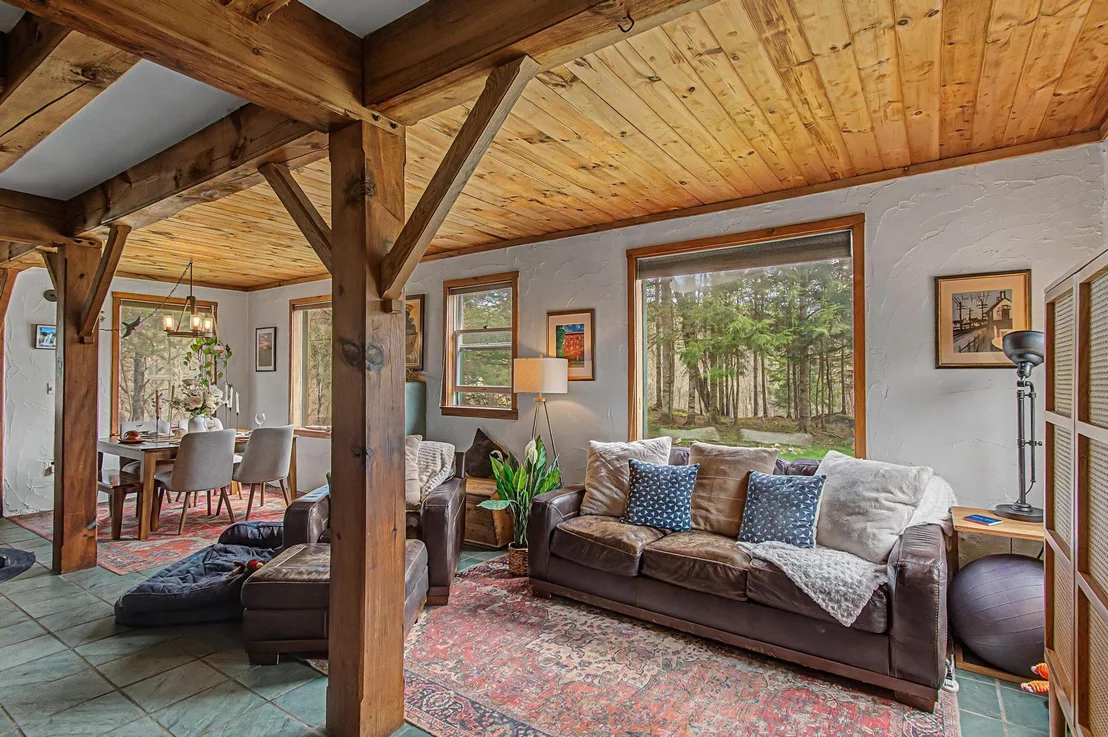 Photo of 2212 Symonds Mill