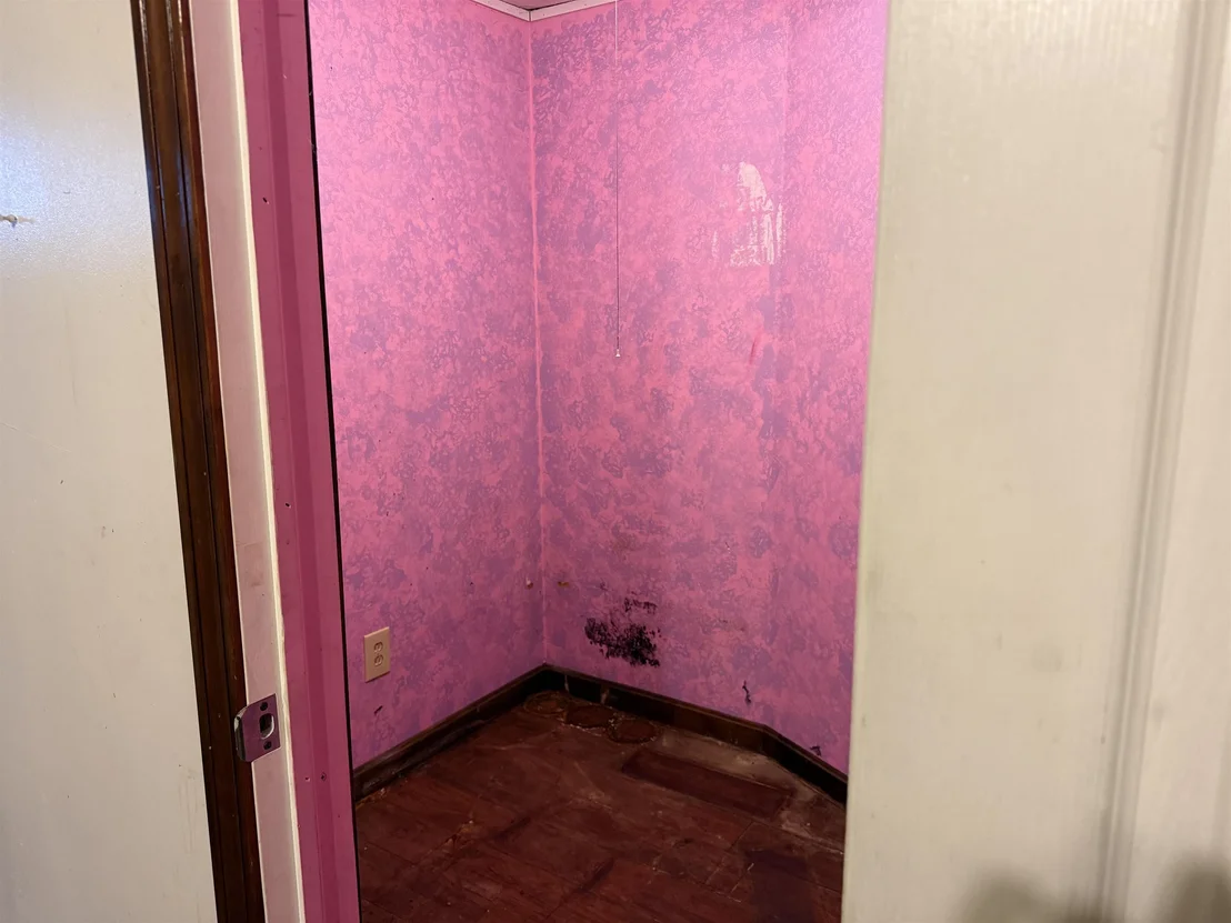 Photo of 2459 Highgate