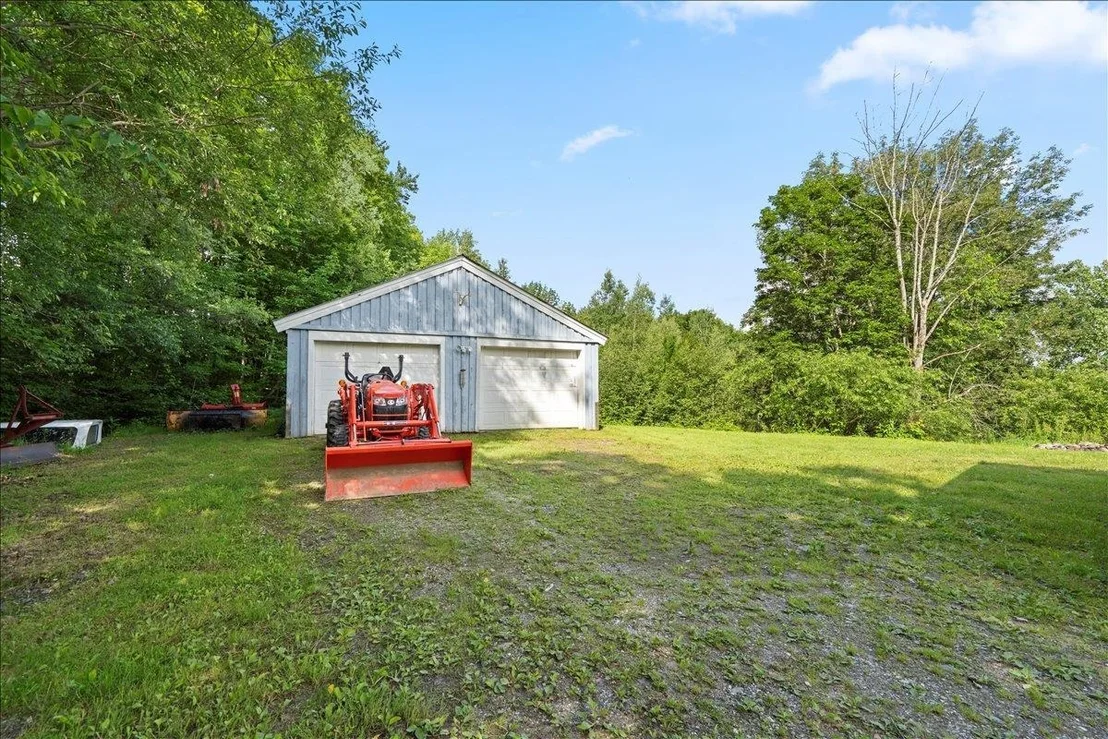 Photo of 3058 Perley