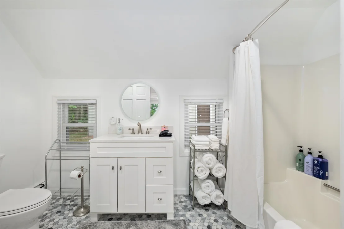 Photo of 10 Lakeview